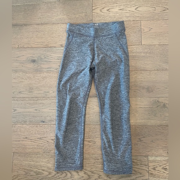 Lot of 4 capri leggings - lululemon, H&M - Picture 2 of 16